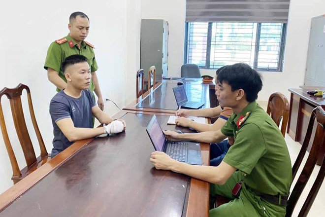 Đối tượng Toàn khai nhận về việc gây ra vụ cướp tiệm vàng. Ảnh: Công an Hà Tĩnh