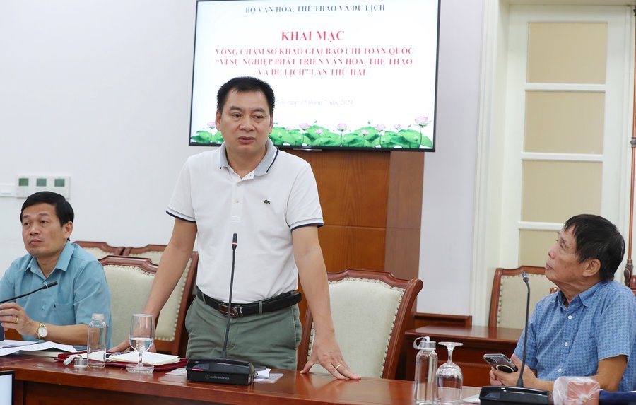 Nhà báo Đồng Mạnh Hùng, Trưởng ban Thư ký biên tập (Đài Tiếng nói Việt Nam)