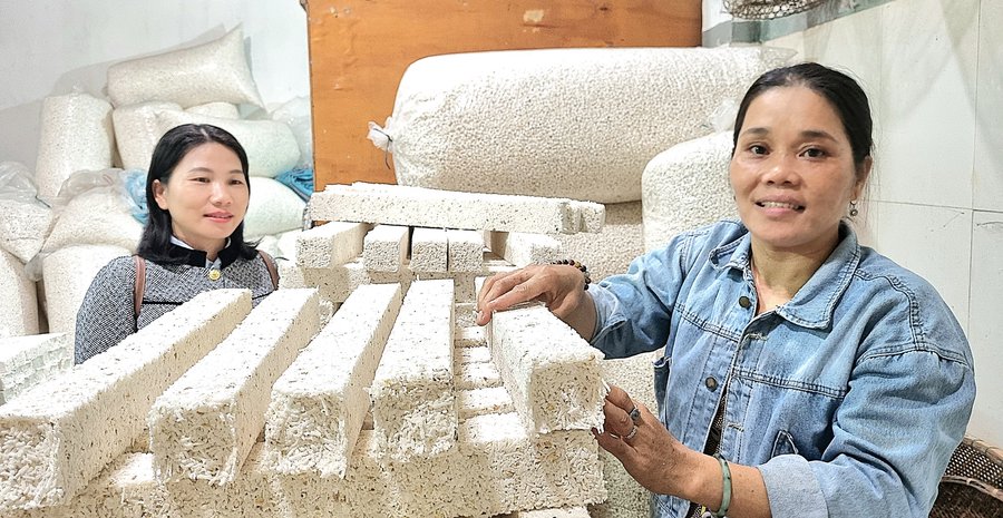 Thơm ngon bánh nổ nếp ngự Sa Huỳnh - Anh 1