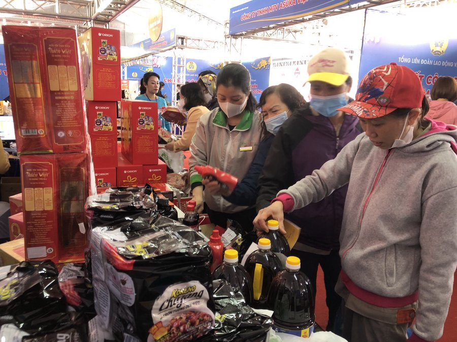Chăm lo Tết cho công nhân để mùa Xuân thêm ấm áp - Anh 1