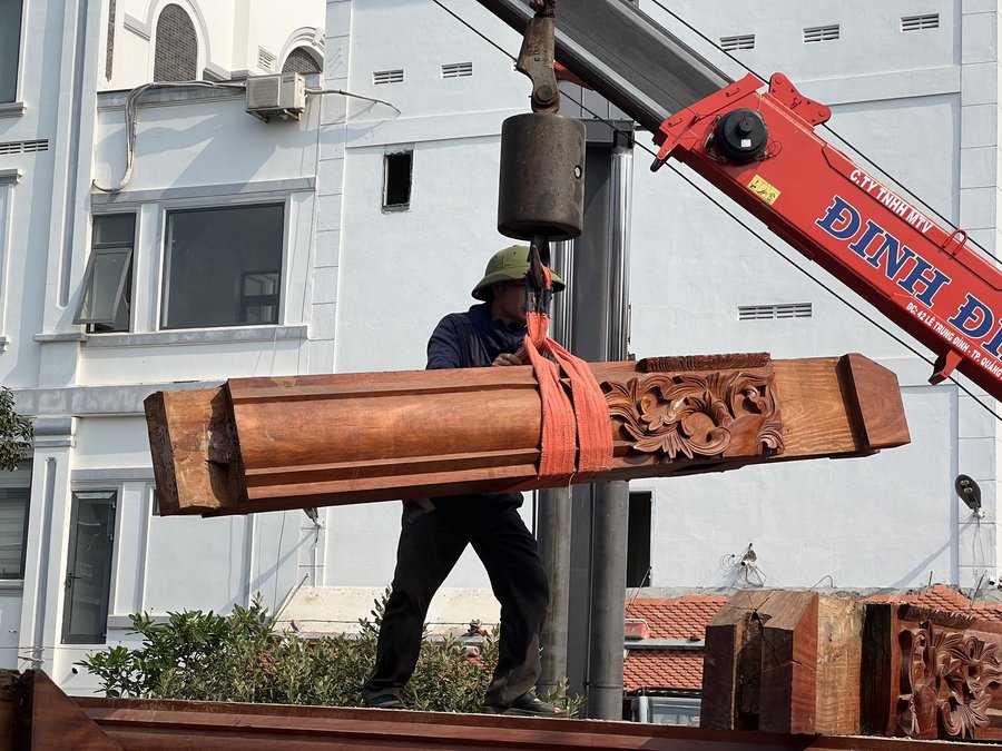 Tháo dỡ “biệt phủ” xây dựng trái phép trên đất lúa ở Quảng Ngãi - Anh 2