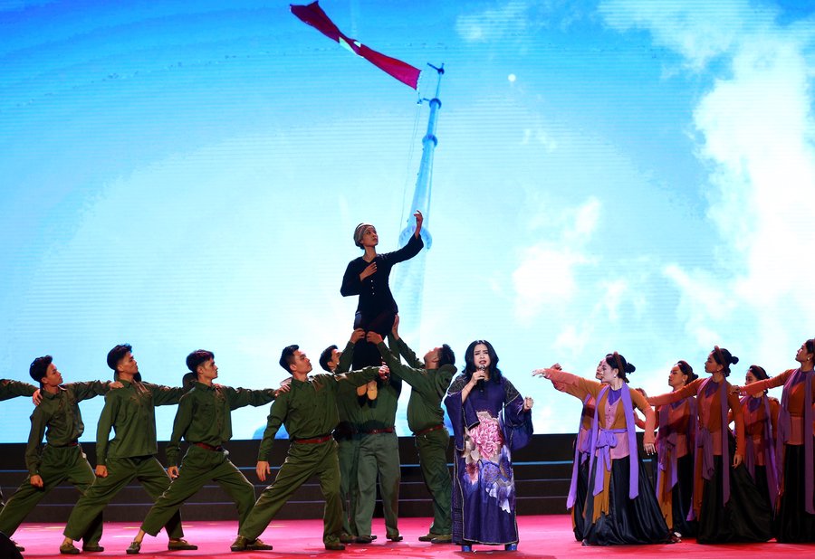 Tuyên dương gương điển hình tiên tiến trong lĩnh vực văn hoá toàn quốc năm 2023: “Từng giọt nước nhỏ thấm vào lòng đất, chảy về một hướng mới thành suối, thành sông” - Anh 8