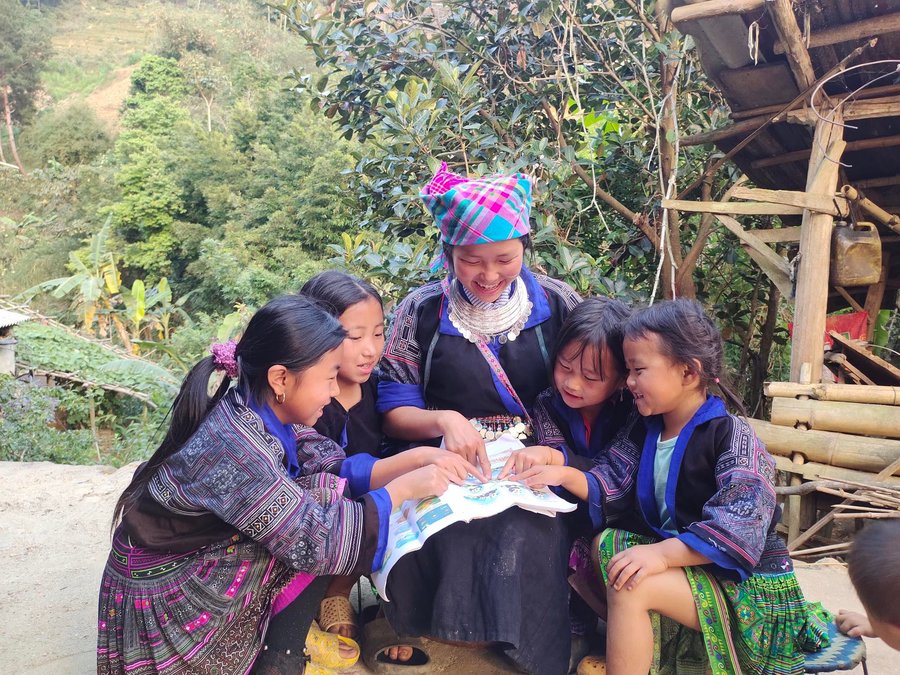 Cô gái Mông lan tỏa nét đẹp văn hóa dân tộc - Anh 2
