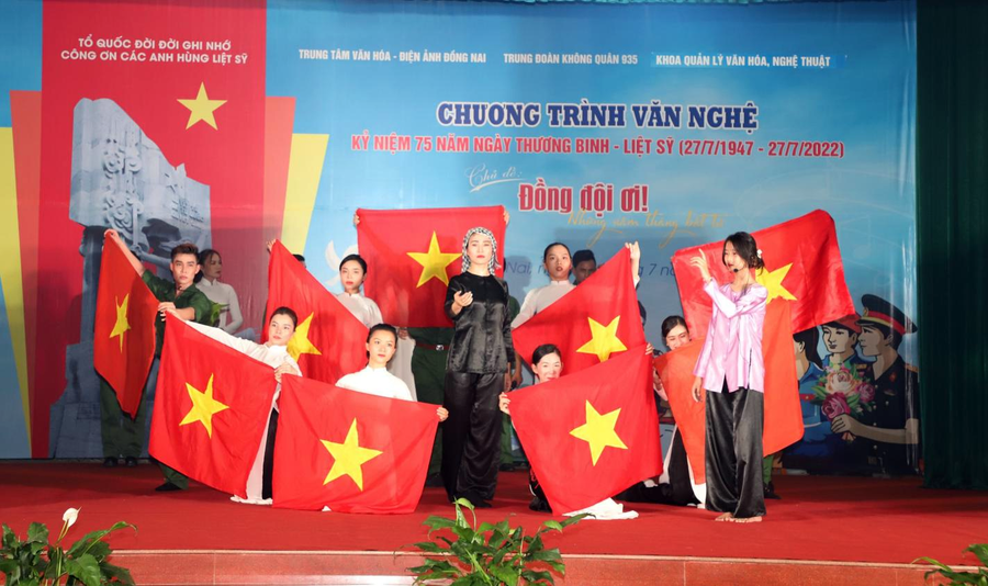 Xúc động đêm tri ân 'Đồng đội ơi! những năm tháng bất tử' - Anh 1