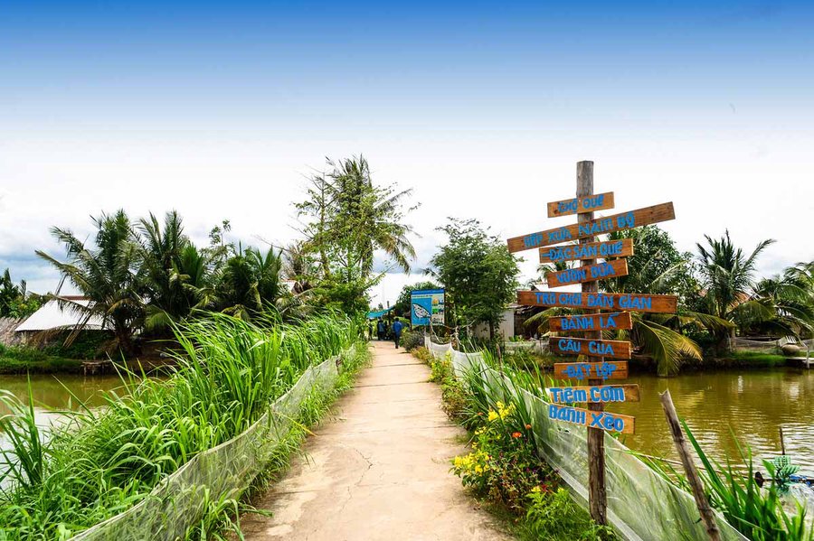 Du lịch Việt Nam-Những việc cần làm để tăng tốc - Anh 7
