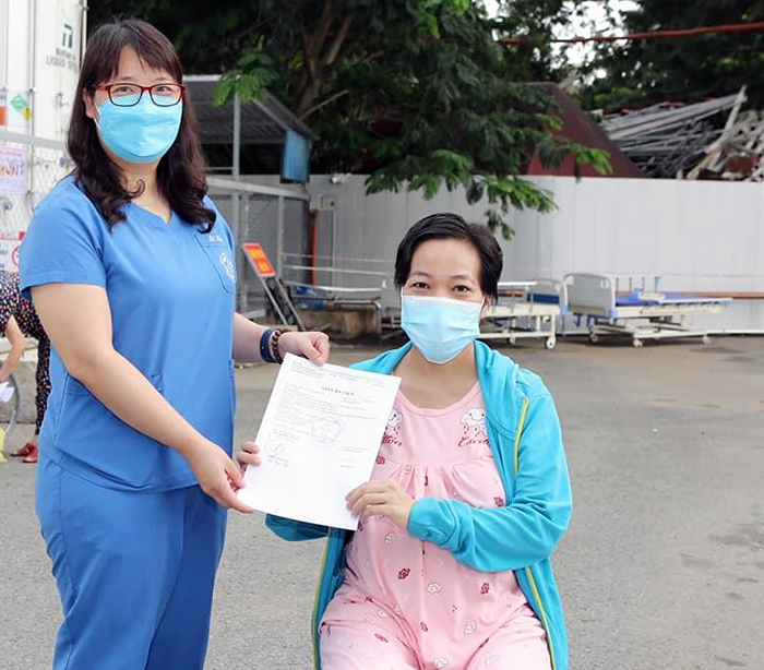 Dốc toàn lực cứu các bệnh nhân Covid-19 nặng - Anh 3