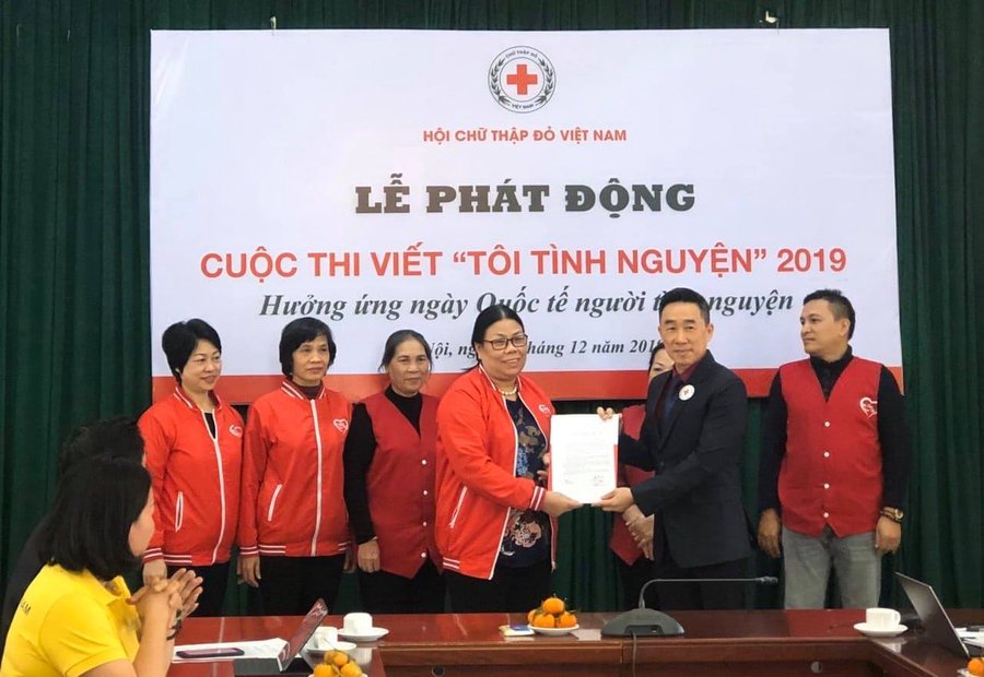 Tình nguyện viên Chữ thập đỏ đóng góp vào việc hoàn thành mục tiêu thiên niên kỷ - Anh 1