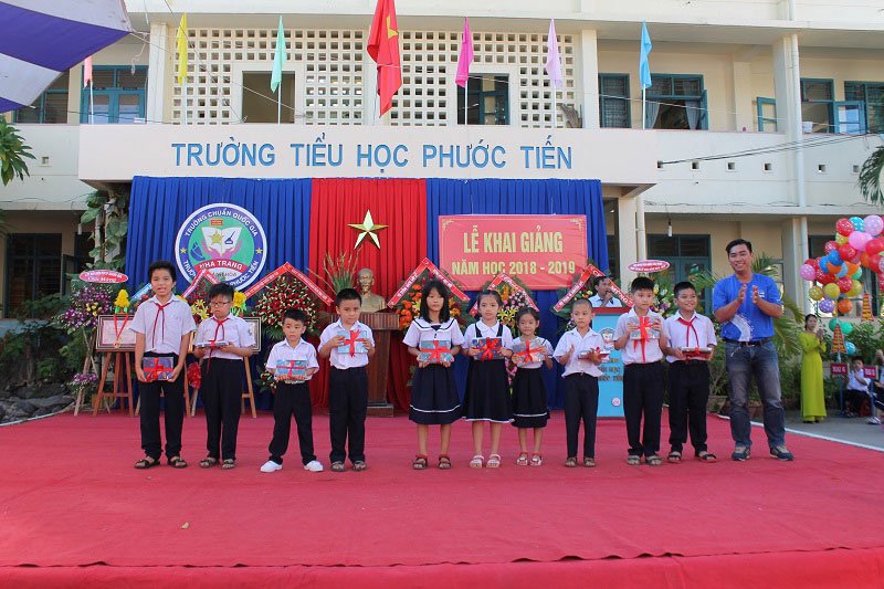 Khánh Hòa: Hơn 265.000 học sinh dự lễ khai giảng năm học mới - Anh 2