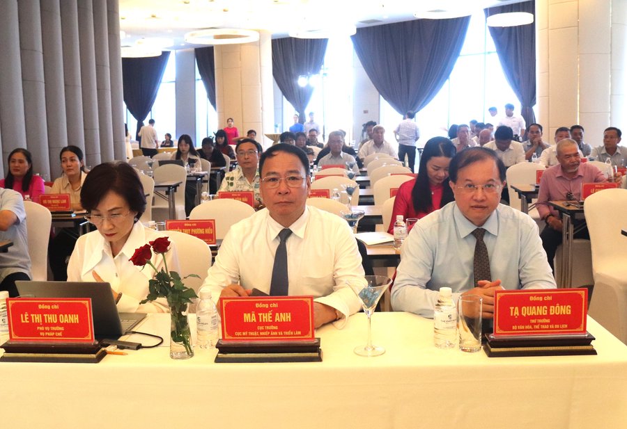 Thứ trưởng Tạ Quang Đông và các đại biểu tại Hội nghị