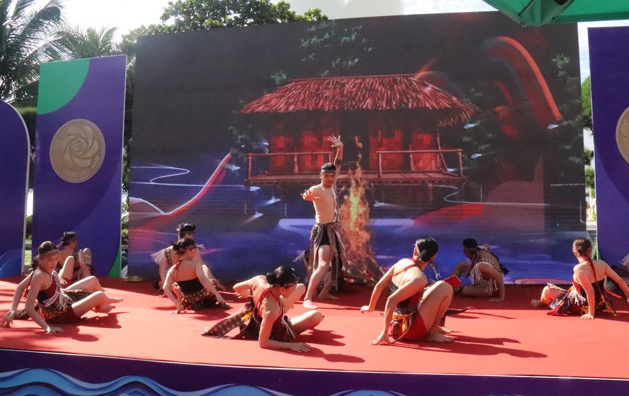 Tiết mục nghệ thuật đặc sắc tại buổi lễ