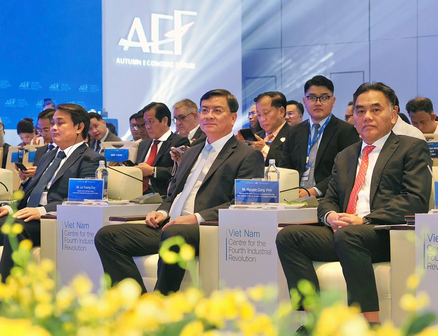 Lãnh đạo TP.HCM dự Chương trình CEO 500