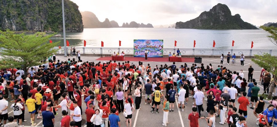 Gần 2.000 phụ huynh, học sinh và cán bộ, giáo viên tham gia chương trình