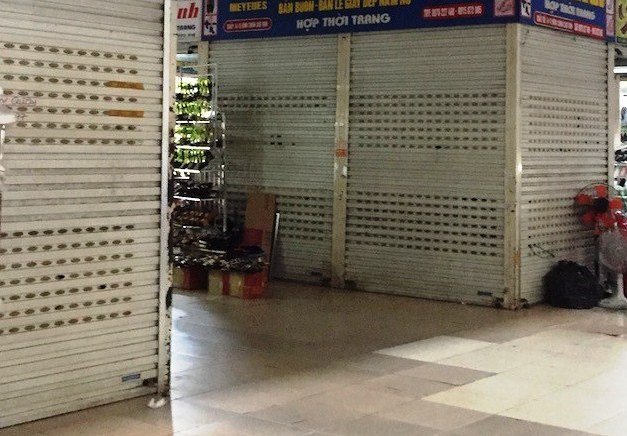 Một số ki-ốt vẫn đóng cửa do kinh doanh không khả quan trước đó