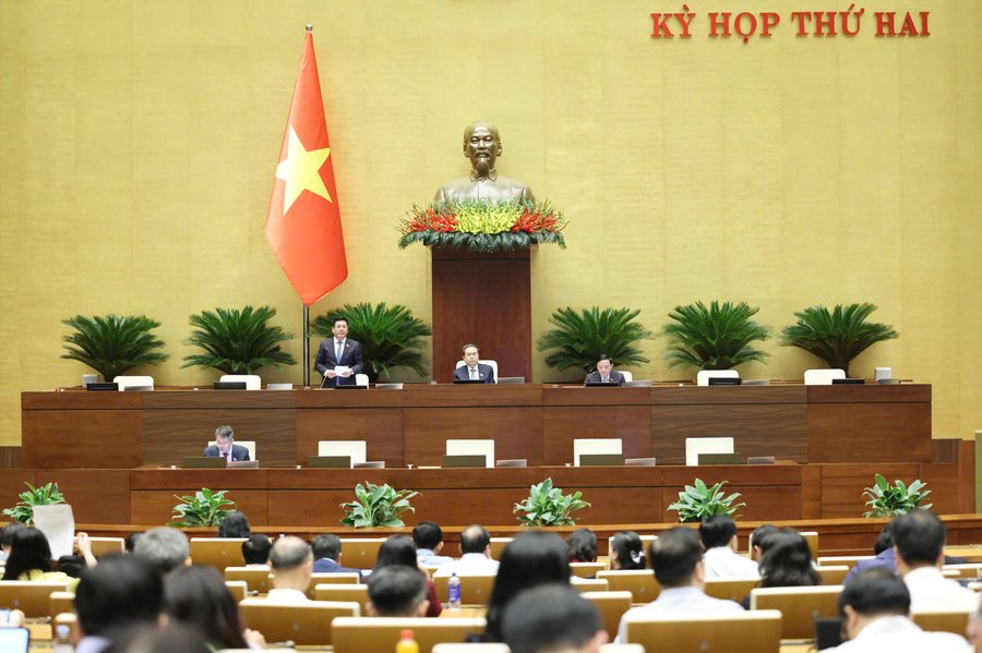 Quốc hội nghe Tờ trình và Báo cáo thẩm tra dự án Luật Kinh doanh bất động sản (sửa đổi)