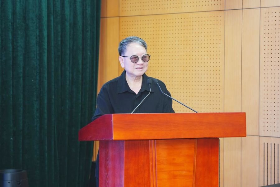 Thiếu tướng, Nhạc sĩ Đức Trịnh, Chủ tịch Hội Nhạc sĩ Việt Nam, nhấn mạnh kỷ nguyên số giúp âm nhạc Việt Nam tiếp cận hàng triệu khán giả toàn cầu dễ dàng hơn, nhưng cũng đặt ra những thách thức chưa từng có
