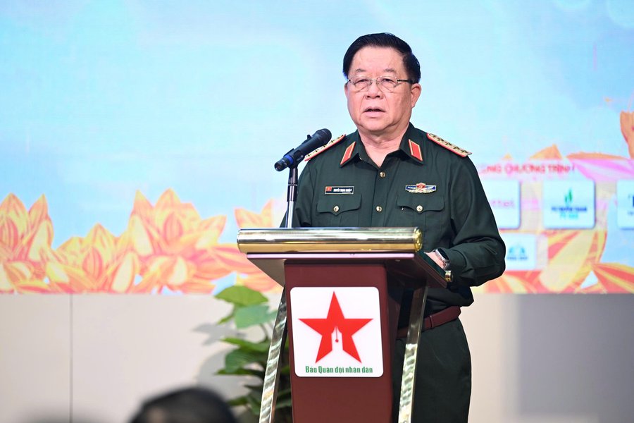 Đại tướng Nguyễn Trọng Nghĩa, Ủy viên Bộ Chính trị, Bí thư Trung ương Đảng, Ủy viên Thường vụ Quân ủy Trung ương, Chủ nhiệm Tổng cục Chính trị phát biểu tại Lễ trao giải