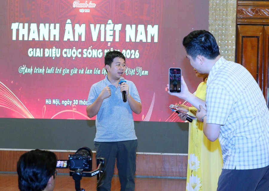 Ngay trong lễ phát động, học sinh, sinh viên tại 27 điểm cầu đã có những trải nghiệm đầu tiên với chương trình thông qua phần thi "Đố vui Thanh âm Việt" Nam và "Cảm nhận Thanh âm Việt Nam"
