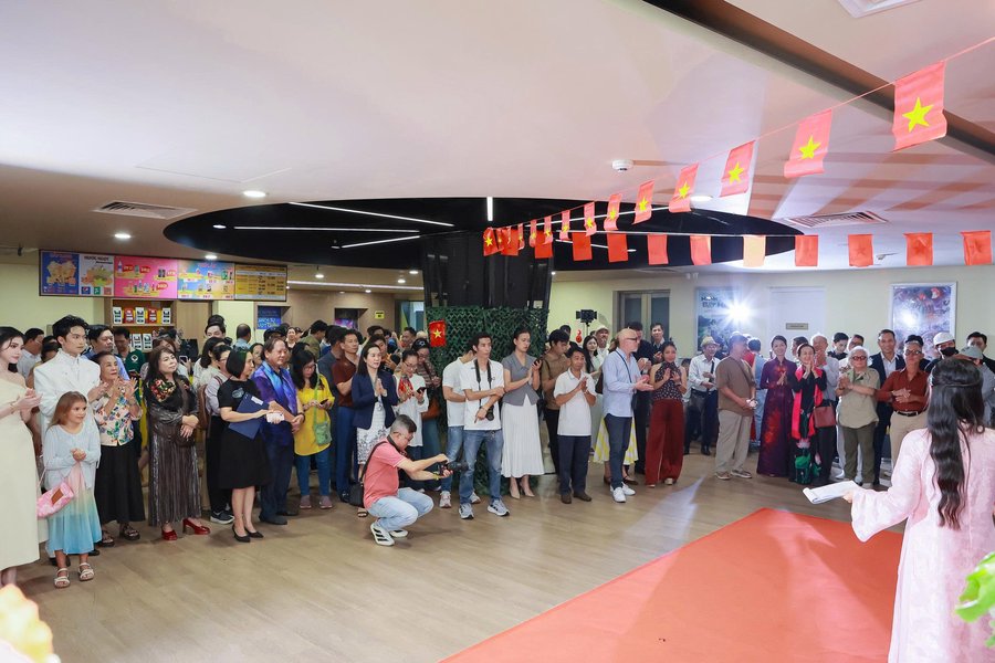 Toàn cảnh buổi ra mắt phim