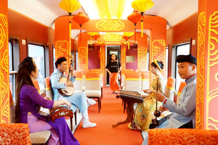 Chuyến tàu Hành trình kết nối di sản miền Trung