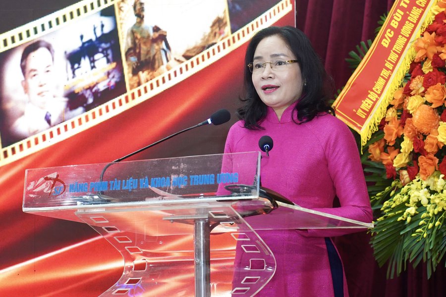 Thứ trưởng Bộ VHTTDL Trịnh Thị Thuỷ phát biểu