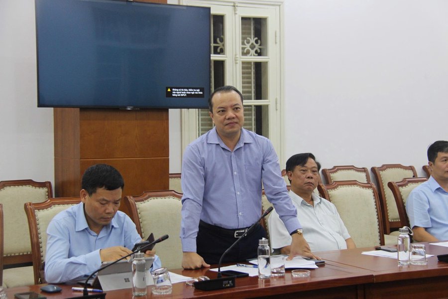 Lãnh đạo, đại diện các đơn vị trình bày báo cáo
