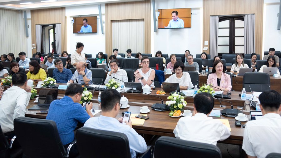Quang cảnh toạ đàm