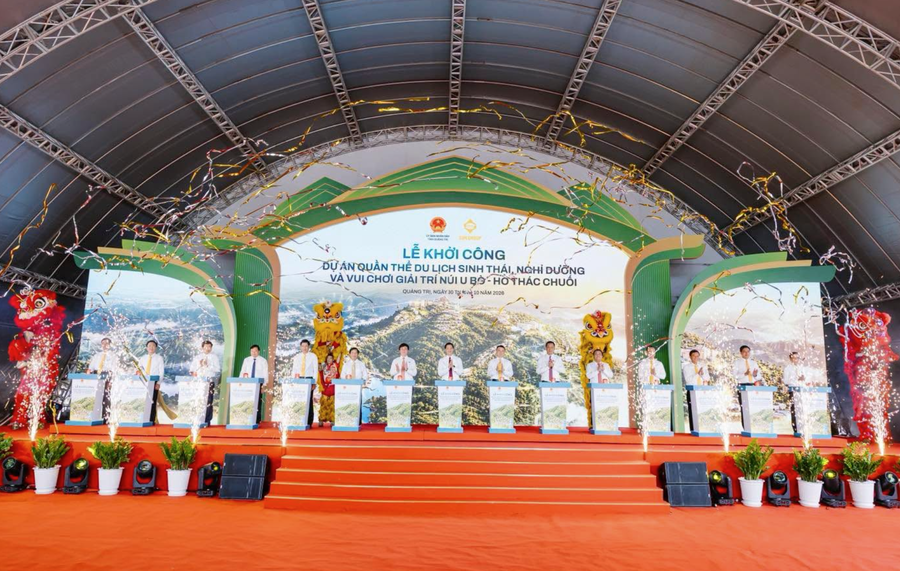 Nghi thức bấm nút khởi công siêu quần thể du lịch 16.200 tỉ đồng, đánh dấu bước ngoặt cho ngành công nghiệp không khói miền Trung