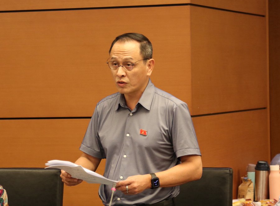 Đại biểu Lê Hồng Hà (Đoàn ĐBQH TP Hà Nội) góp ý vào dự thảo Luật Phát triển công nghiệp văn hóa